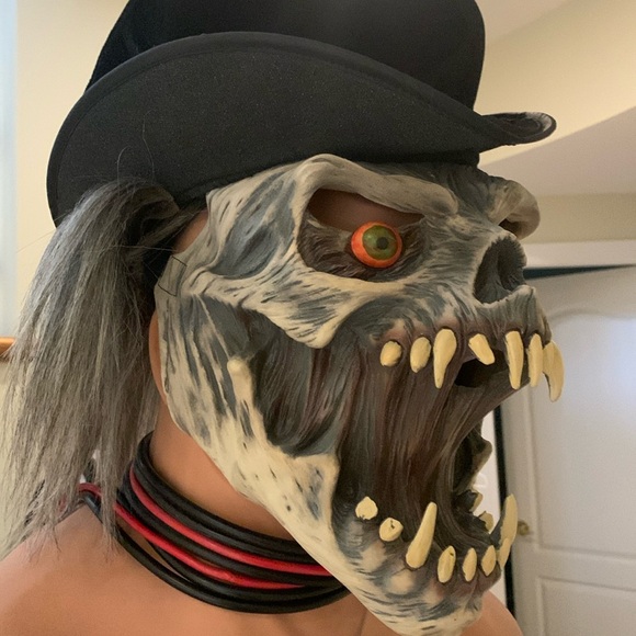 Scary Halloween Mask - Picture 1 of 6